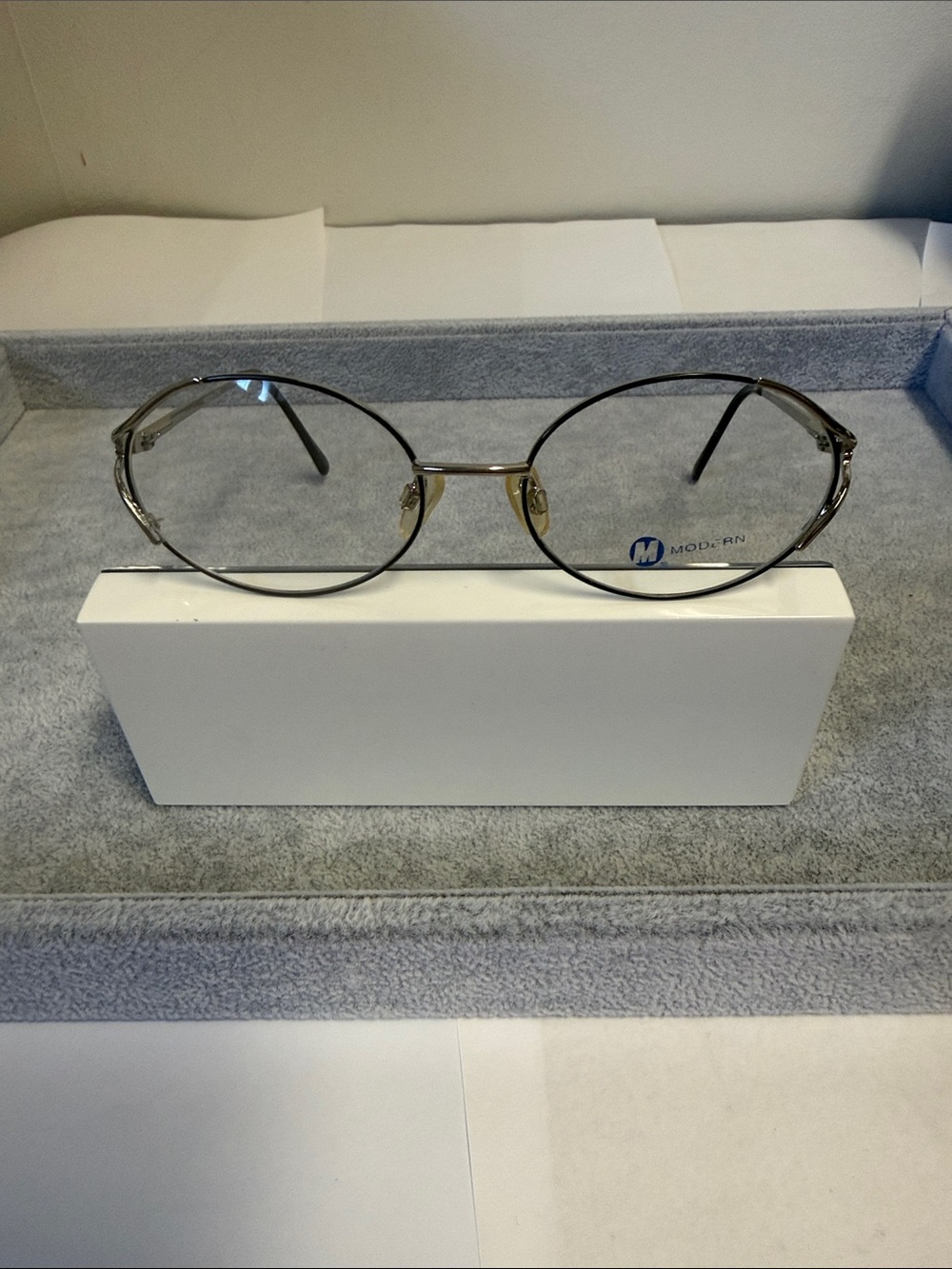 Vintage Modern Ethel Round Metal Eyeglasses in Silver and Gold Eyesize 55